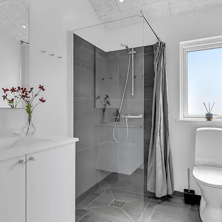 Lovely In With Kitchen Holiday home *
