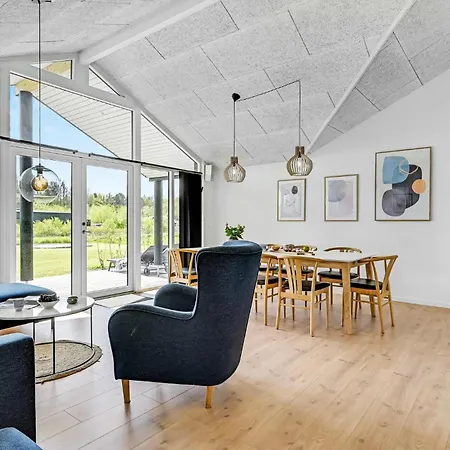 Holiday home Lovely In With Kitchen *