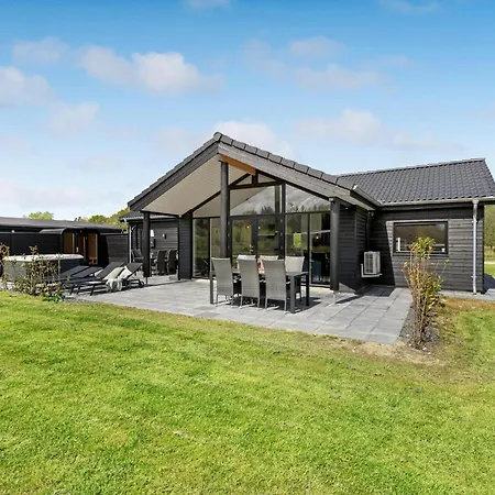 Holiday home Lovely In With Kitchen Glesborg